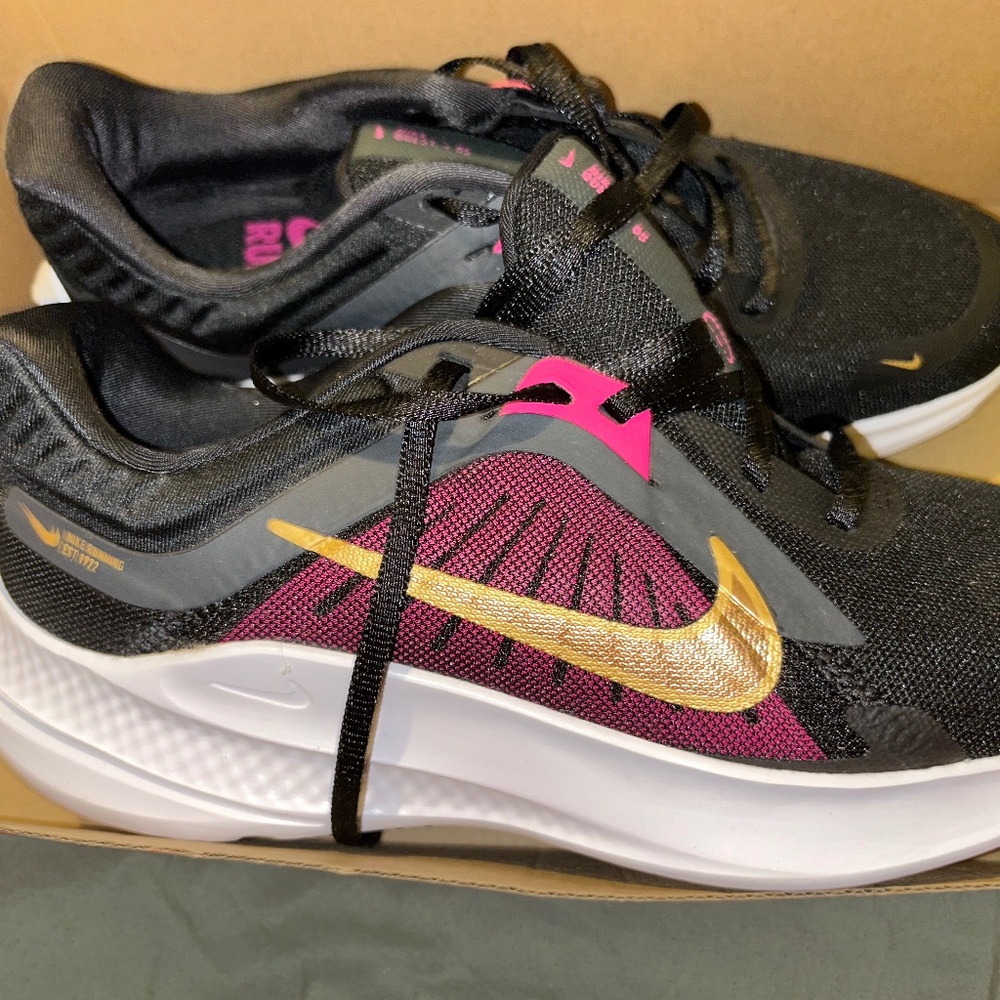 Women’s Nike quest 5